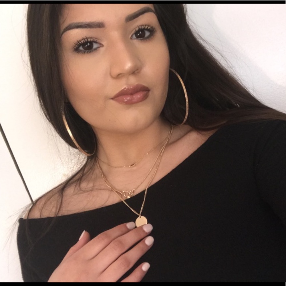 Meet your Posher, Kiana